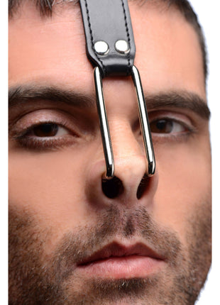 Collar With Nose Hook